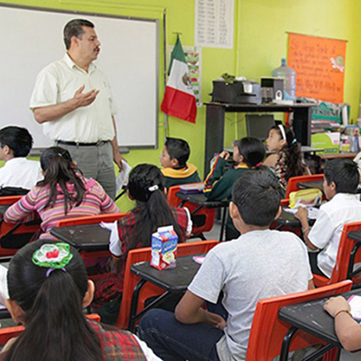 A 40 años de la formación de licenciados en todas las escuelas Normales