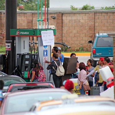 Maestros del SNTE ‘toman’ gasolineras en Tuxtla Gutiérrez, Chiapas