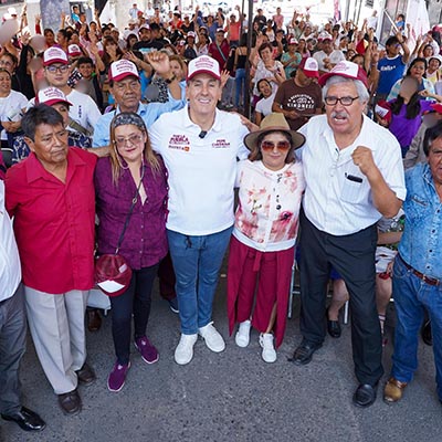 Pepe Chedraui en la colonia 10 de mayo, ofrece pavimentar calles
