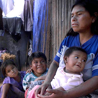 Baja pobreza infantil 6.8 puntos porcentuales en dos años: Coneval