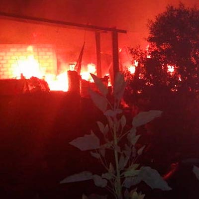 Incendiaron la casa de principal crítica del edil de Zapotitlán de Méndez