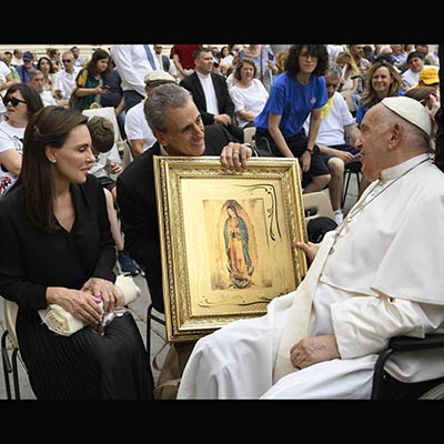 Pepe Chedraui y su esposa se reúnen con el Papa Francisco en el Vaticano