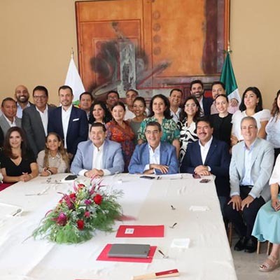 Se reúnen Sergio Salomón y Alejandro Armenta con diputados electos de Morena
