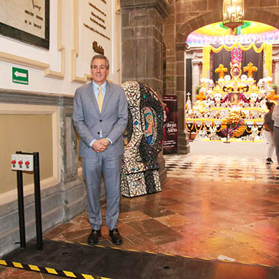 Por instrucción de Chedraui retiran torniquetes de acceso del Palacio Municipal