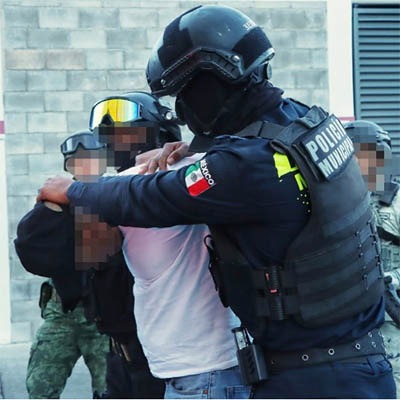 Asegura la SSC a 5 personas en posesión de 3 armas de fuego