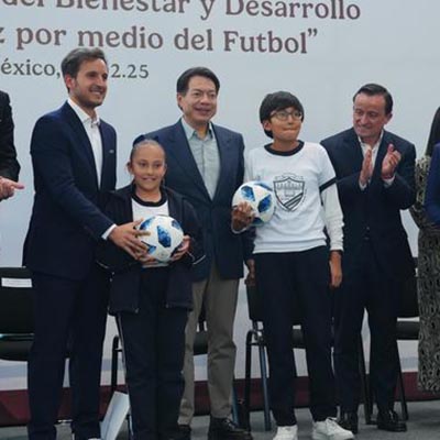 SEP y FMF firman carta para fomentar hábitos saludables en escuelas mediante el fútbol