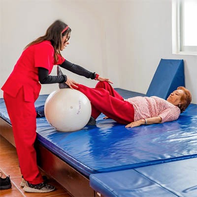 Brindó SMDIF más de 15 mil rehabilitaciones a 753 personas con discapacidad