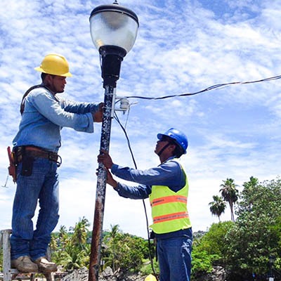 Aplicó Gobierno de la Ciudad un intenso plan de iluminación los primeros 100 días