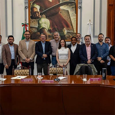 Dialoga secretario de Economía con empresarios turísticos por Estacionamiento Rotativo
