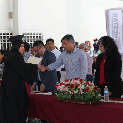 Gradúan a 98 alumnos de preparatoria abierta en centros de desarrollo comunitario de la capital
