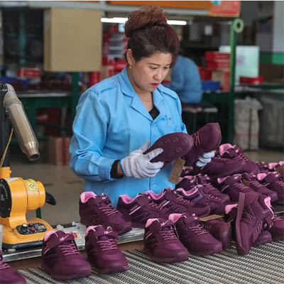 Contrabando asiático pega a a la industria del calzado: cámara del ramo