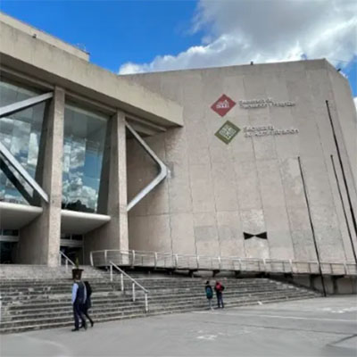 Denuncian en redes a “July La Coyota”, gestora de la Secretaría de Administración Estatal