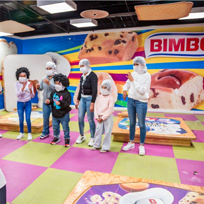 VISITAN USUARIAS Y USUARIOS DEL CMERI FÁBRICA DE GRUPO BIMBO