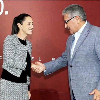 Claudia Sheinbaum firma dos decretos en favor del magisterio