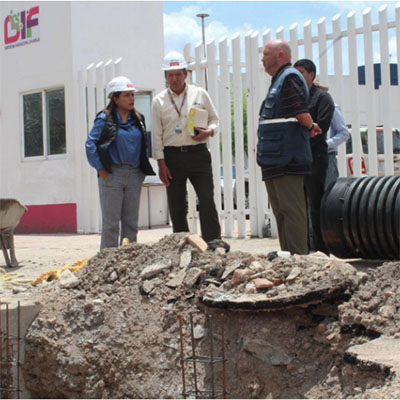 Contraloría Municipal supervisa avance de obras del colector pluvial en CMERI de SMDIF
