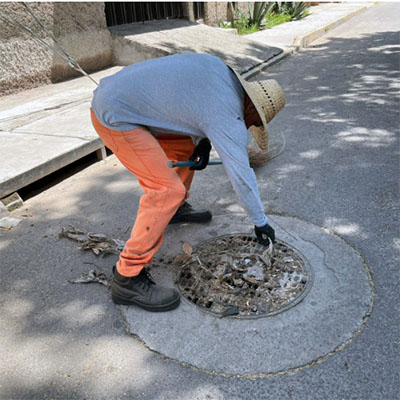 Refuerza Gobierno de la Ciudad limpieza de alcantarillas para prevenir inundaciones por lluvias