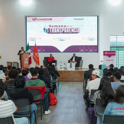 Acerca Gobierno de la Ciudad temas de transparencia y datos personales a estudiantes de la Universidad IEU