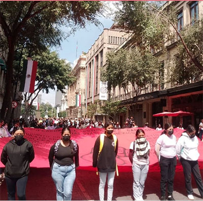 Normalistas de Teteles acusan a la SEP de marginar a las alumnas internas