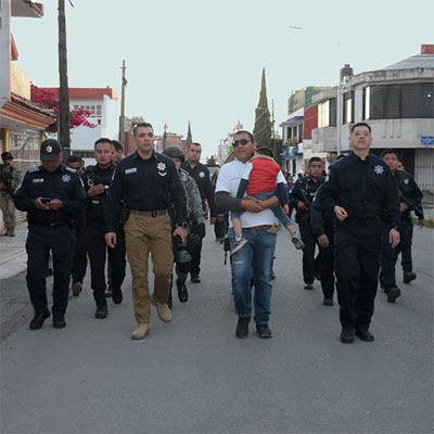 Recorre Félix Pallares Miranda, calles de la colonia Universidades para reforzar la seguridad en la zona
