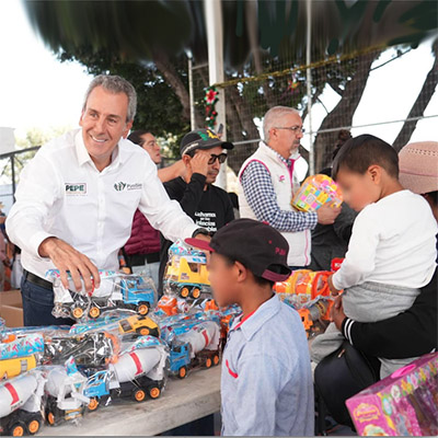 Entrega Capital Imparable juguetes a niñas y niños de San Andrés Azumiatla y los Ángeles Mayorazgo