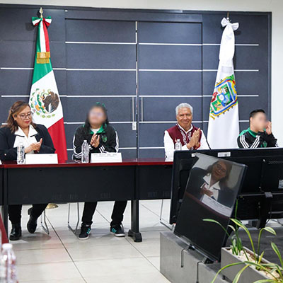 Abandera SEP Puebla a estudiantes de educación especial