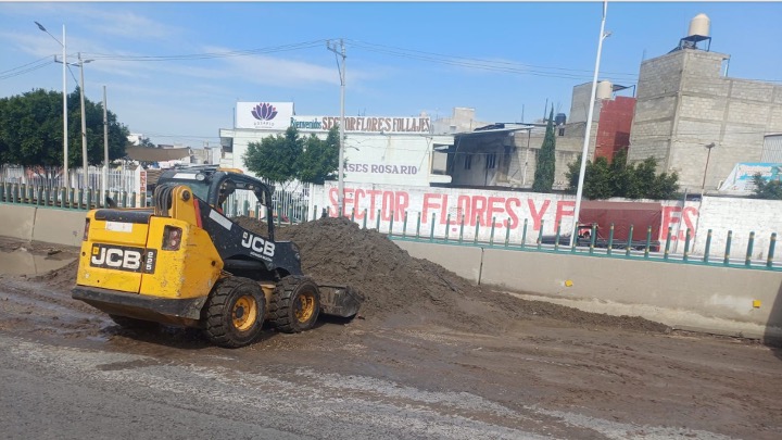 Avanza gobierno de Pepe Chedraui labores de limpieza en la Central de Abasto para mantener la vialidad transitable tras las lluvias