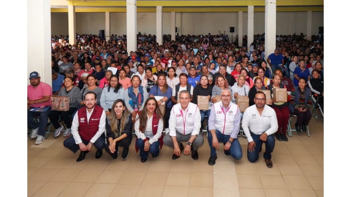 Fortalecen Pepe Chedraui seguridad alimentaria con entrega de despensas en San Francisco Totimehuacan