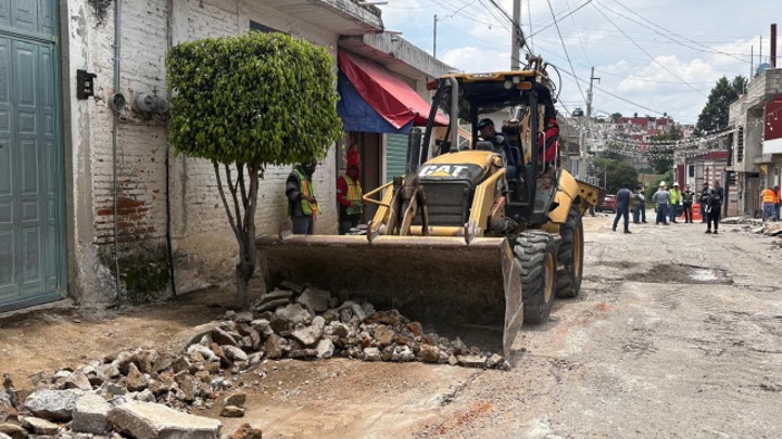 Avanza Gobierno de Pepe Chedraui con rehabilitación vial en la Junta Auxiliar de San Jerónimo Caleras