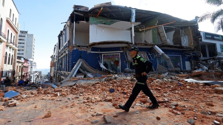 Colombia: aumentan a 132 los muertos por sismo de magnitud 7.4