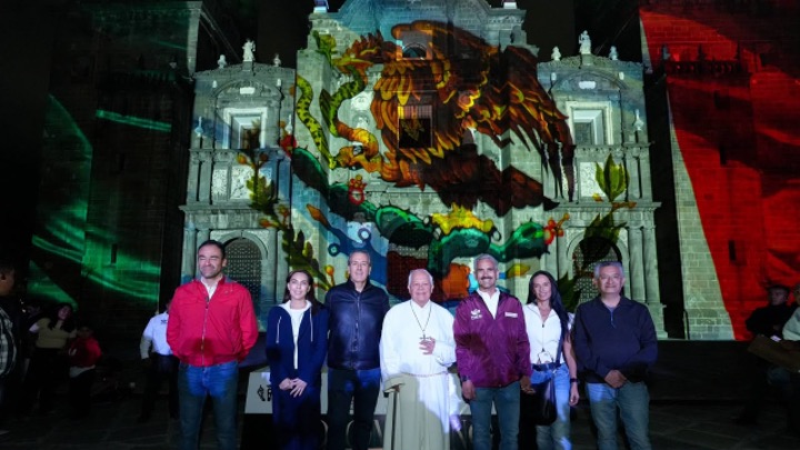 Disfruta Pepe Chedraui videomapping monumental de Fiestas Patrias junto con las y los poblanos