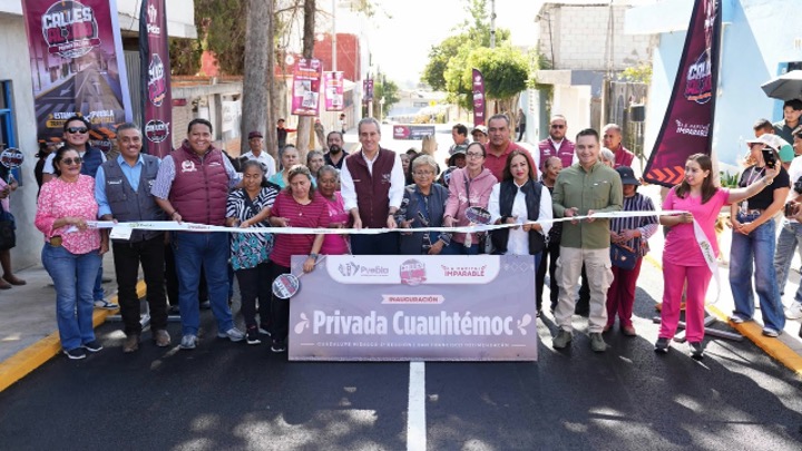 Entrega Pepe Chedraui obra de pavimentación en la colonia Guadalupe Hidalgo 2da. Sección